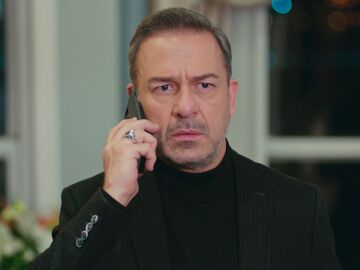Doğan descubre la relaci&oacute;n secreta de Selim y Handan y toma cartas en el asunto para proteger a Kumru