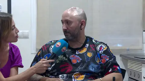 El cráneo destrozado y de por vida en silla de ruedas por 25 euros: "Mi agresor no tiene perdón de Dios" El cráneo destrozado y de por vida en silla de ruedas por 25 euros: "Mi agresor no tiene perdón de Dios"