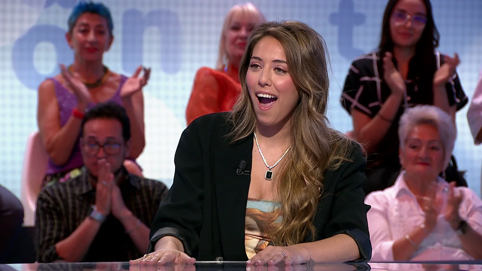 La ins&oacute;lita aportaci&oacute;n de Marina Carmona en las Palabras Cruzadas: &iexcl;se pone a cantar en plena prueba!