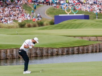 Jon Rahm, en acción en Le Golf National en Guyancourt