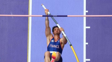 Anthony Ammirati, en la clasificación del salto con pértiga en París 2024