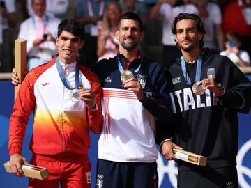 Djokovic, Alcaraz y Musetti, oro, playa y bronce en París 2024 Djokovic, Alcaraz y Musetti, oro, playa y bronce en París 2024