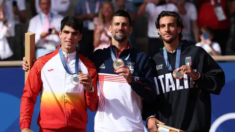 Djokovic, Alcaraz y Musetti, oro, playa y bronce en París 2024 Djokovic, Alcaraz y Musetti, oro, playa y bronce en París 2024