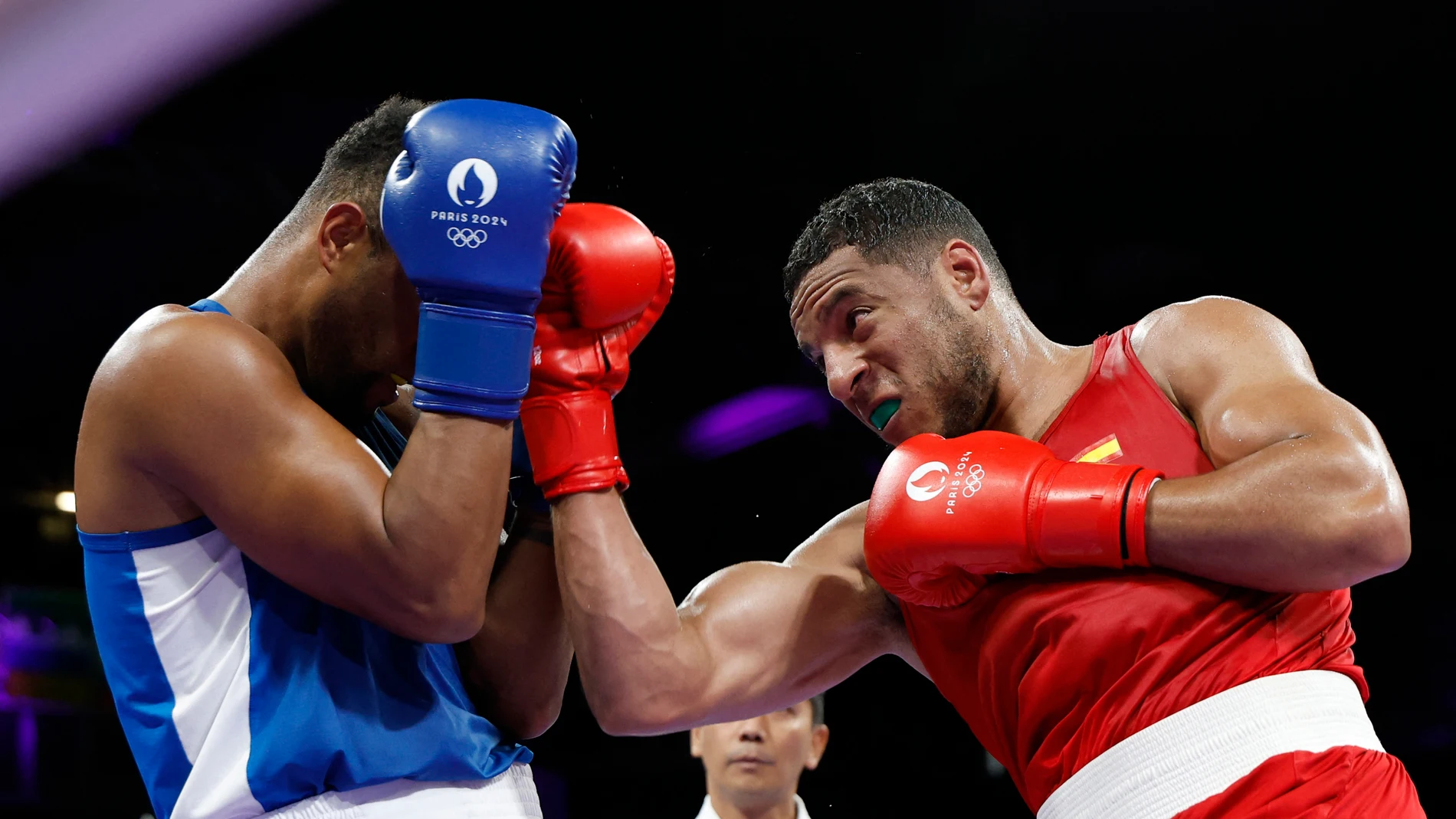 Enmanuel Reyes Pla, en acción ante Loren Berto Alfonso Domínguez Enmanuel Reyes Pla, en acción ante Loren Berto Alfonso Domínguez