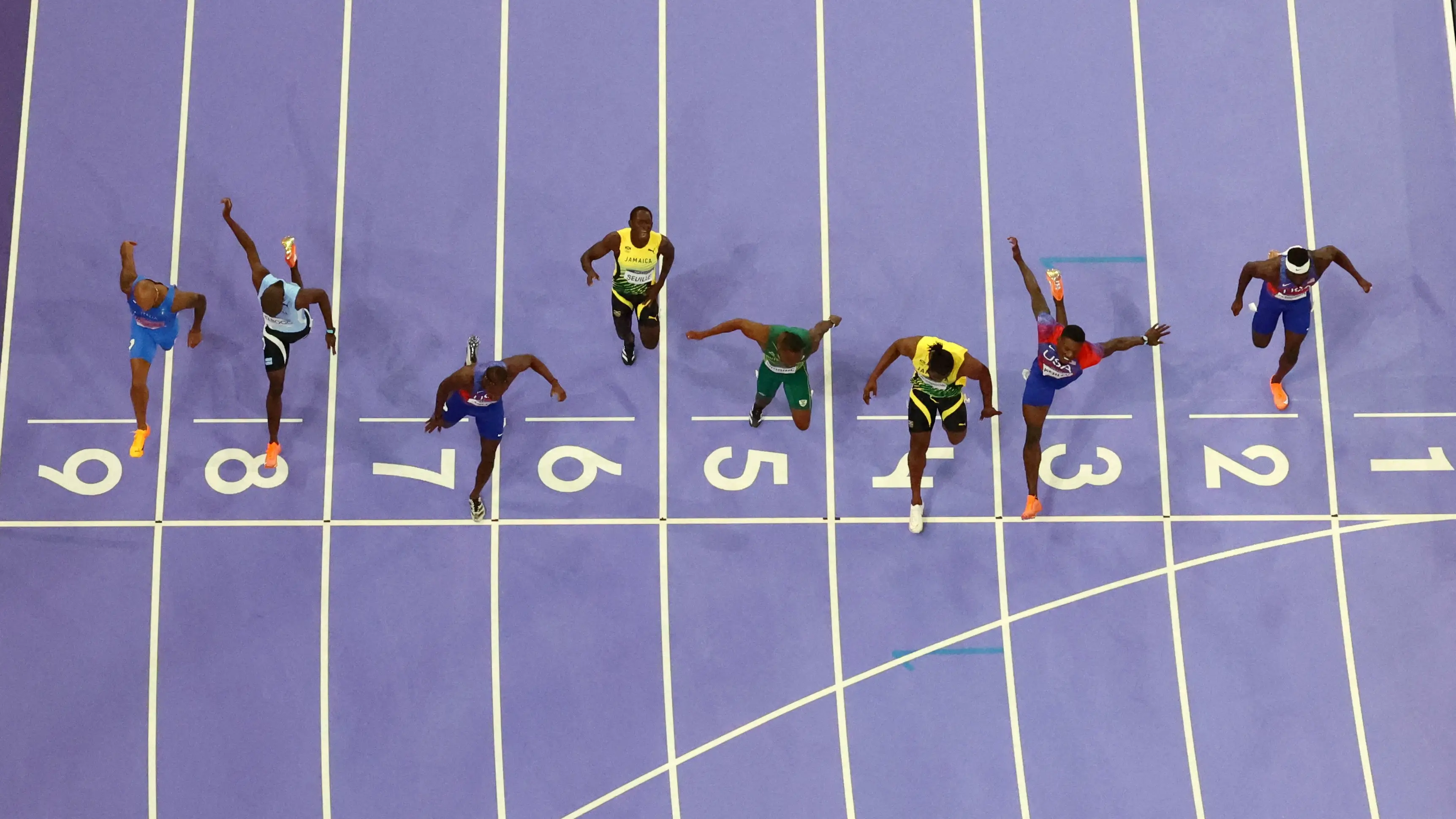 Foto finish de la final de los 100 metros lisos en los Juegos Olímpicos de París 2024 Foto finish de la final de los 100 metros lisos en los Juegos Olímpicos de París 2024
