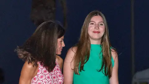 La reina Letizia y la infanta Sofía, en Mallorca La reina Letizia y la infanta Sofía, en Mallorca