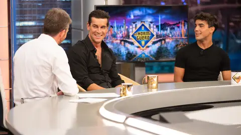 Mario Casas desvela cómo fue dirigir a su hermano pequeño en las escenas íntimas: "Esto va a ser fuerte" Mario Casas desvela cómo fue dirigir a su hermano pequeño en las escenas íntimas: "Esto va a ser fuerte"