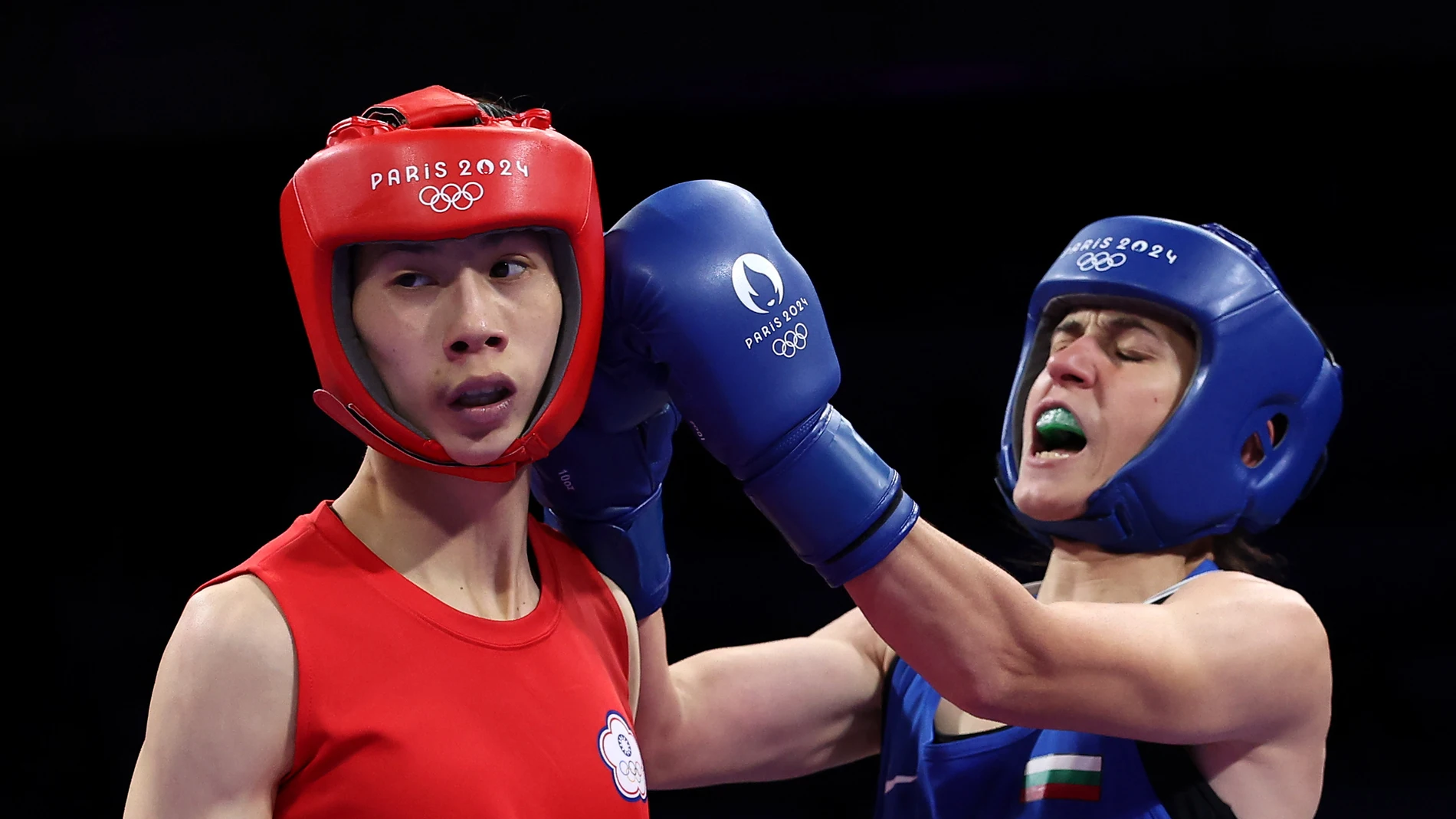 El combate de Lin Yu-Ting (i) con Svetlana Staneva El combate de Lin Yu-Ting (i) con Svetlana Staneva