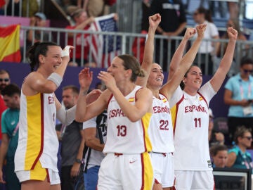 Las jugadoras españolas celebra el triunfo ante Estados Unidos y la clasificación para la final olímpica