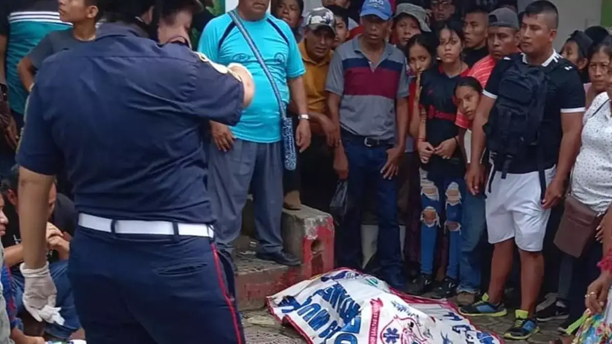 Un selfie mortal: una adolescente muere electrocutada al al intentar hacerse una foto 