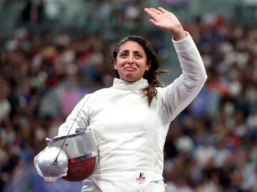 Nada Hafez durante la competición de esgrima en los Juegos Olímpicos de París 2024.