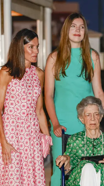 La reina Letizia y la infanta Sofía con Irene Radziwill La reina Letizia y la infanta Sofía con Irene Radziwill