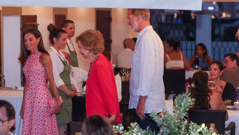 Teri Hatcher se encuentra a los Reyes de España Teri Hatcher se encuentra a los Reyes de España