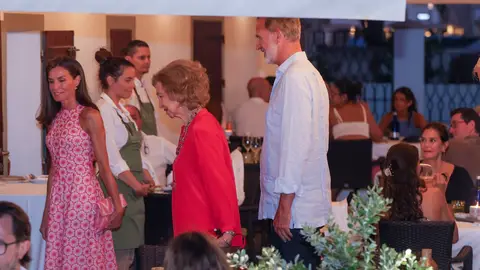 Teri Hatcher se encuentra a los Reyes de España Teri Hatcher se encuentra a los Reyes de España