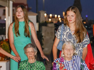 La infanta Sofía, la princesa Leonor, Tatiana Radziwill e Irene de Grecia en Mallorca