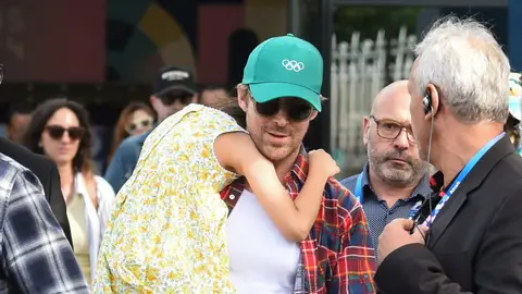 Ryan Gosling con su hija en los Juegos Olímpicos de París Ryan Gosling con su hija en los Juegos Olímpicos de París