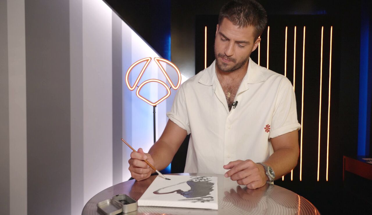 Una obra de arte en menos de un minuto: Maxi Iglesias demuestra su talento art&iacute;stico en una prueba contrarreloj