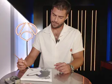 Una obra de arte en menos de un minuto: Maxi Iglesias demuestra su talento artístico en una prueba contrarreloj Una obra de arte en menos de un minuto: Maxi Iglesias demuestra su talento artístico en una prueba contrarreloj