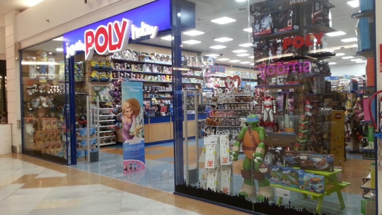 La cadena Poly Juguetes anuncia el cierre de sus tiendas en España