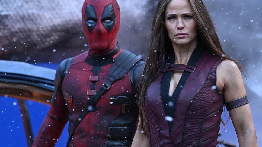Ryan Reynolds y Jennifer Garner en Deadpool y Lobezno