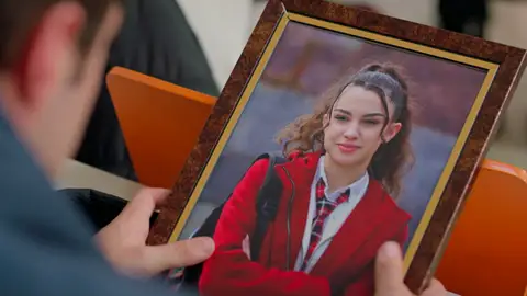 El primer día de clase sin Asiye: un regreso al colegio marcado por la tristeza y el dolor El primer día de clase sin Asiye: un regreso al colegio marcado por la tristeza y el dolor