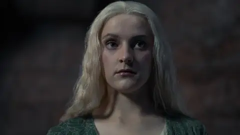 Healena Targaryen (Phia Saban) en La Casa del Dragón Healena Targaryen (Phia Saban) en La Casa del Dragón