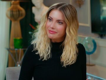 Yildiz vuelve a la carga y hace de celestina entre Engin y Julia