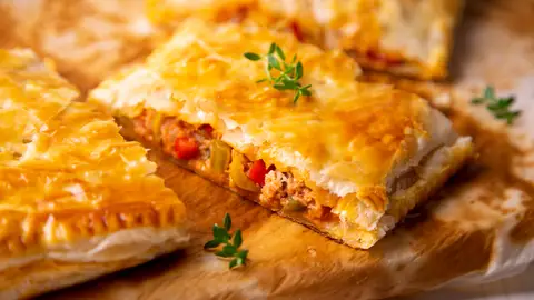 Empanada de atún y verduras Empanada de atún y verduras