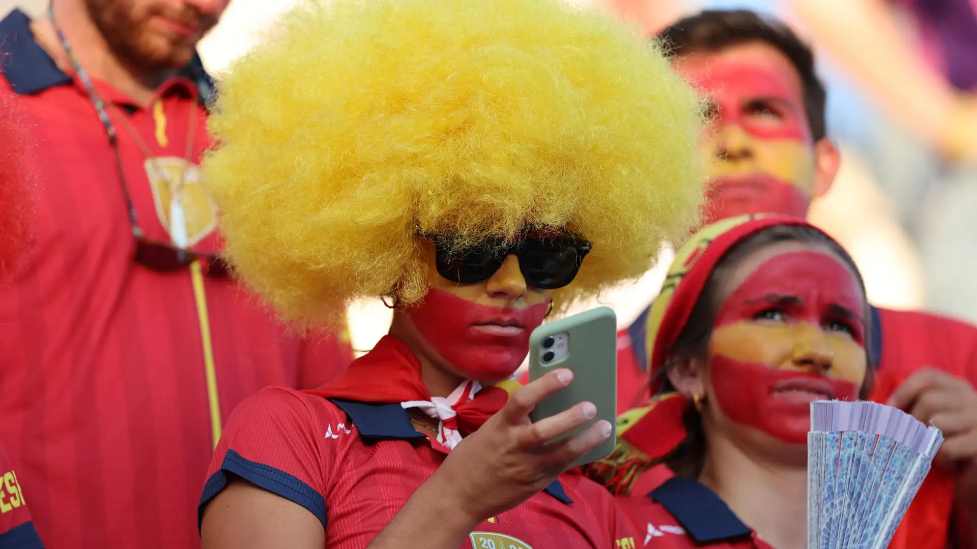 Aficionados españoles durante el partido de cuartos de final de Hockey sobre hierba femenino Aficionados españoles durante el partido de cuartos de final de Hockey sobre hierba femenino