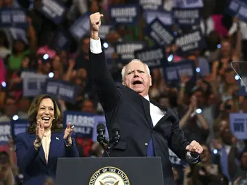 El nuevo candidato demócrata a vicepresidente de Estados Unidos, Tim Walz, llama "raros" a Donald Trump y JD Vance El nuevo candidato demócrata a vicepresidente de Estados Unidos, Tim Walz, llama "raros" a Donald Trump y JD Vance