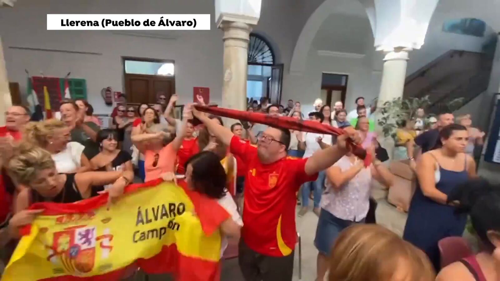 Orce y Llerena estallan de emoción con el oro olímpico de sus paisanos: 