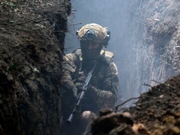 Foto de archivo de un militar ucraniano