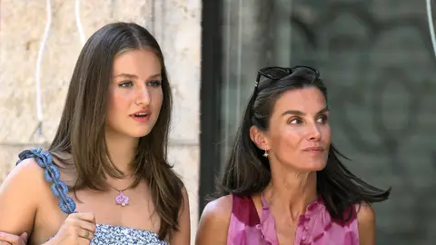 La reina Letizia con la princesa Leonor La reina Letizia con la princesa Leonor