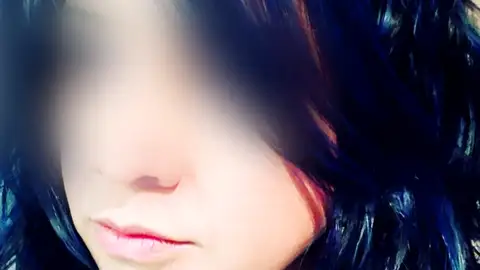 Su exmujer ha fallecido tras someterse a dos operaciones estéticas en Turquía: "Mis hijos no lo asimilan" Su exmujer ha fallecido tras someterse a dos operaciones estéticas en Turquía: "Mis hijos no lo asimilan"