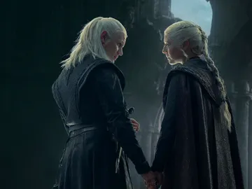Daemon (Matt Smith) y Rhaenyra Targaryen (Emma D'arcy) en La Casa del Dragón Daemon (Matt Smith) y Rhaenyra Targaryen (Emma D'arcy) en La Casa del Dragón
