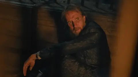 Otto Hightower (Rhys Ifans) en La Casa del Dragón Otto Hightower (Rhys Ifans) en La Casa del Dragón