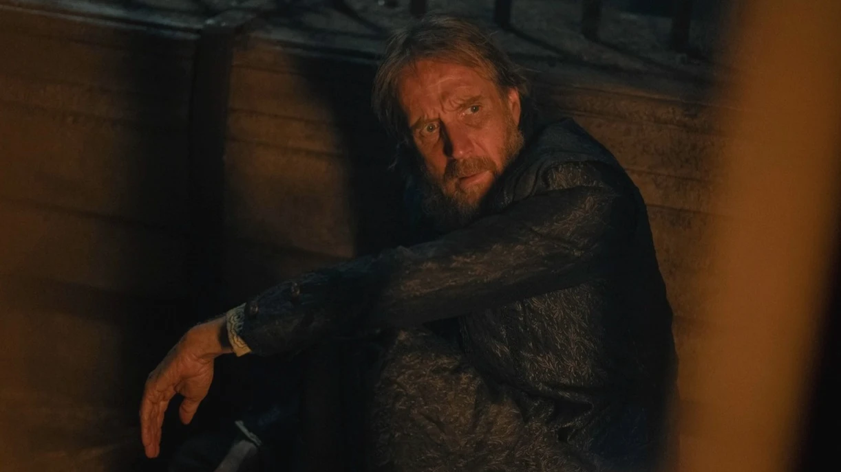 Otto Hightower (Rhys Ifans) en La Casa del Dragón Otto Hightower (Rhys Ifans) en La Casa del Dragón