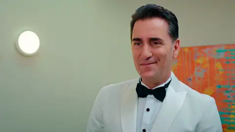 Un hombre bueno y comprensivo que no ha tenido suerte en el amor: así ha sido el paso de Engin por Pecado Original Un hombre bueno y comprensivo que no ha tenido suerte en el amor: así ha sido el paso de Engin por Pecado Original