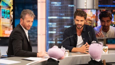 Maxi Iglesias demuestra sus dotes de comercial con una divertida prueba en El Hormiguero