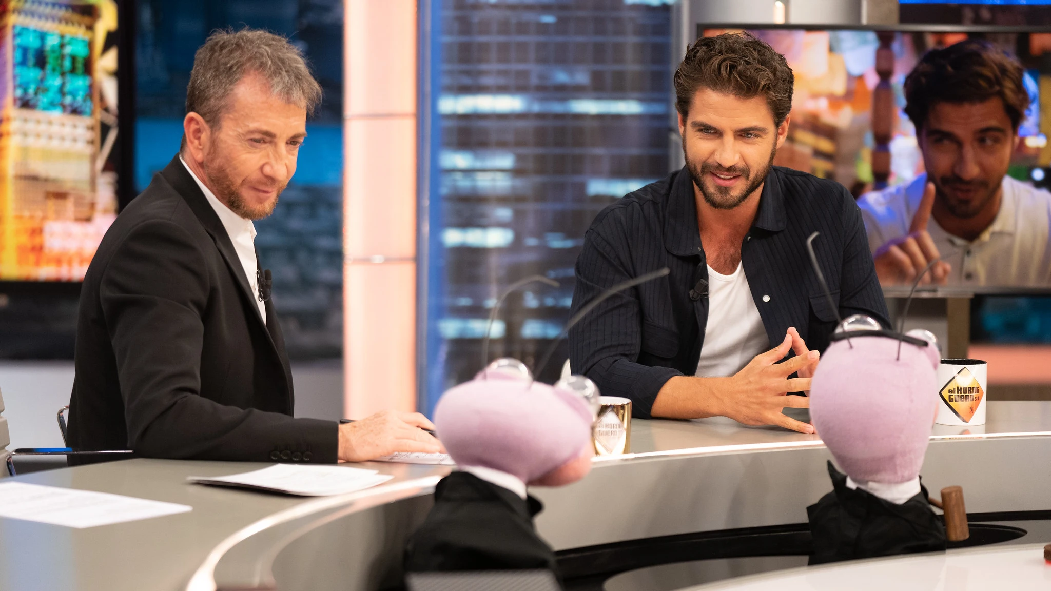 Maxi Iglesias demuestra sus dotes de comercial con una divertida prueba en El Hormiguero Maxi Iglesias demuestra sus dotes de comercial con una divertida prueba en El Hormiguero