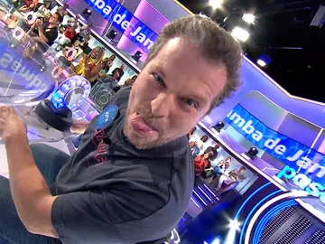 “Se baila así”: Jota Abril se desata al ritmo de Samba de Janeiro en La Pista “Se baila así”: Jota Abril se desata al ritmo de Samba de Janeiro en La Pista