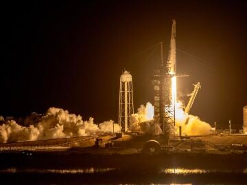 Fotografía de archivo de una nave espacial de la compañía SpaceX