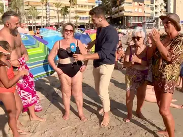 Lali se ha comprado y puesto un bikini por primera vez a sus 78 años: "Ya que he empezado, me lo quedaré" Lali se ha comprado y puesto un bikini por primera vez a sus 78 años: "Ya que he empezado, me lo quedaré"
