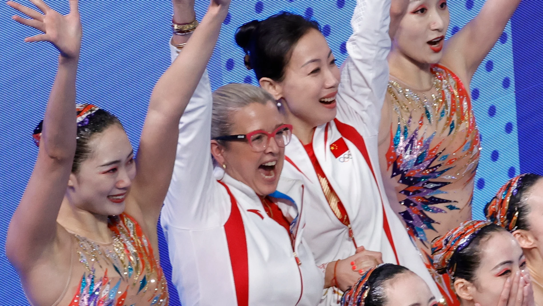 El equipo de China con su entrenadora española Anna Tarrés El equipo de China con su entrenadora española Anna Tarrés