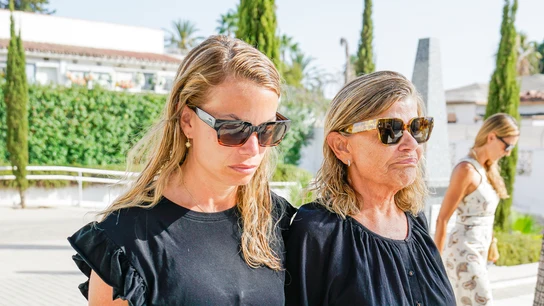 Cari Lapique y su hija, Carla Goyanes Cari Lapique y su hija, Carla Goyanes