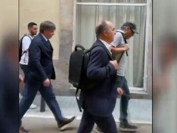 Carles Puigdemont pasea por las calles de Barcelona