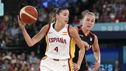 Mariona Ortiz y Elise Ramette durante un partido en los Juegos Olímpicos de París 2024 Mariona Ortiz y Elise Ramette durante un partido en los Juegos Olímpicos de París 2024