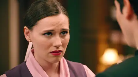 Mateo intenta frenar lo que siente por Claudia Mateo intenta frenar lo que siente por Claudia