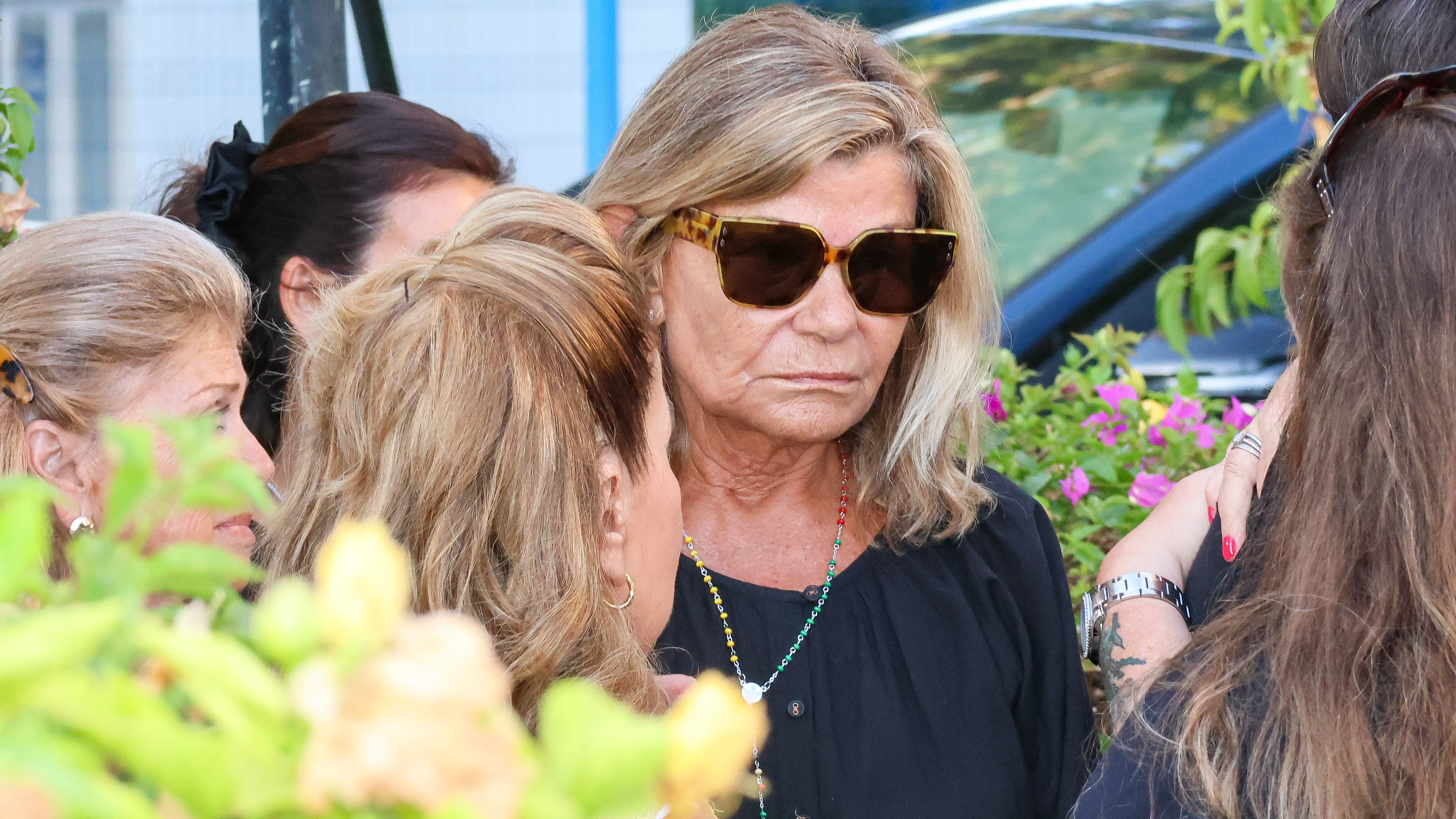 Cari Lapique, en el funeral de su marido Carlos Goyanes