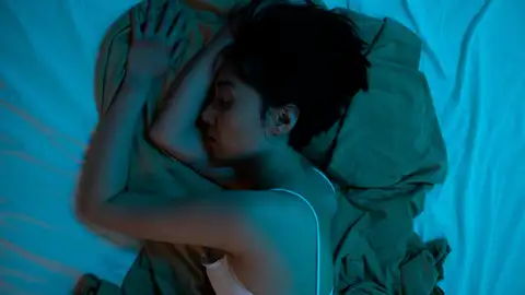 Mujer durmiendo Mujer durmiendo